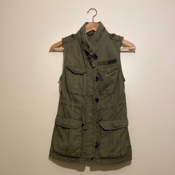 Abercrombie & Fitch 100% cotton green vest . Very good condition - Picture 4 of 12